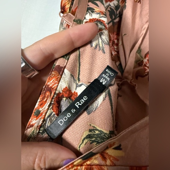 Doe & Rae Pink Floral Satin Halter Top Medium - Picture 3 of 10